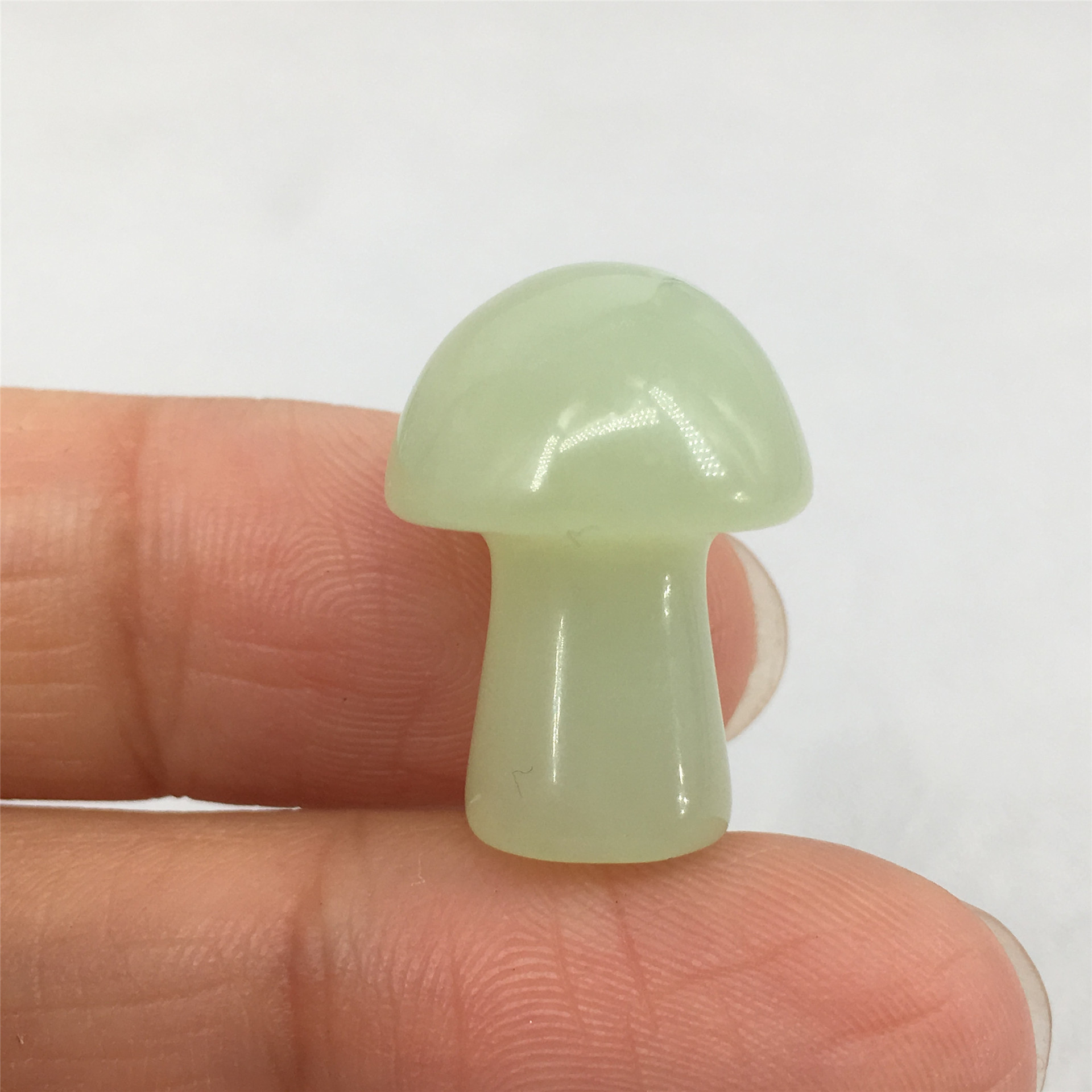 批发天然水晶雕刻2cm岫玉蘑菇小雕像收藏工艺品礼物小摆件