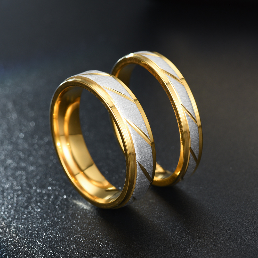 跨境厂货新款批花条纹18k金戒指 不锈钢情侣对戒欧美时尚简约饰品