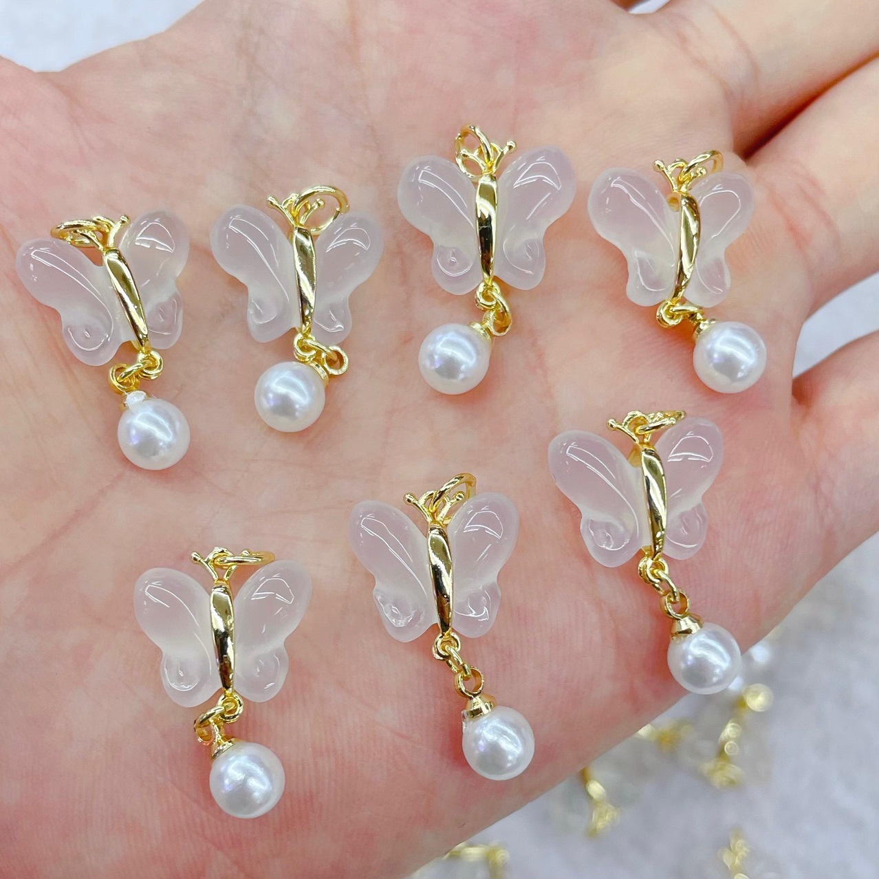 天然荔枝冻玛瑙蝴蝶小滴溜铜电镀金镶嵌吊坠diy手链项链珍珠挂件