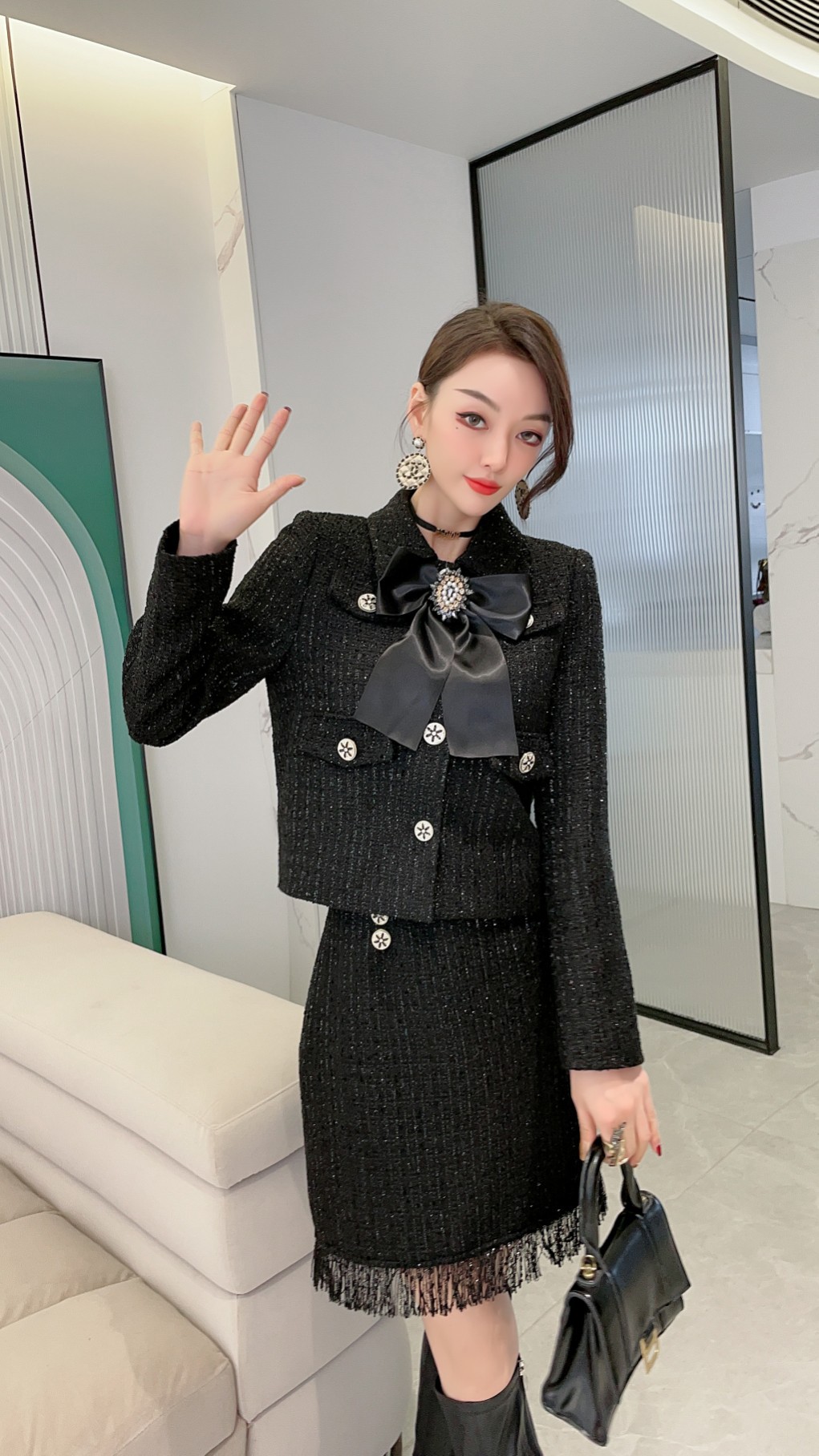 蝴蝶结亮丝名媛小香风套装洋气2021秋冬气质复古粗花呢两件套女