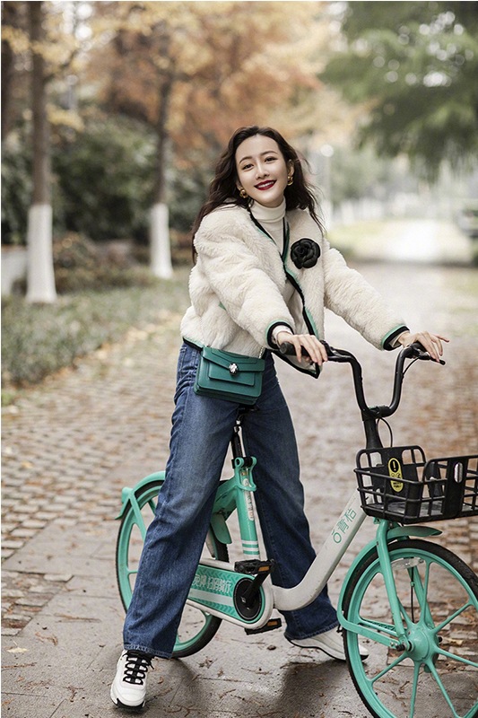 王鸥明星同款白色皮毛一体派克皮草毛毛外套女年轻款2020新款冬季