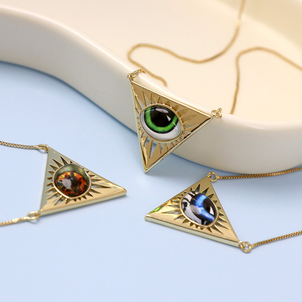 欧美简约个性倒三角彩色树脂恶魔之眼项链创意镂空眼睫毛镀金颈链