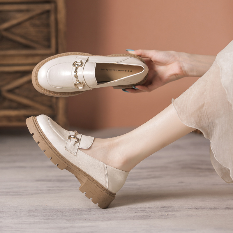 秋季英伦真皮女鞋直播爆款小皮鞋女生配裙一脚蹬百搭圆头乐福鞋女