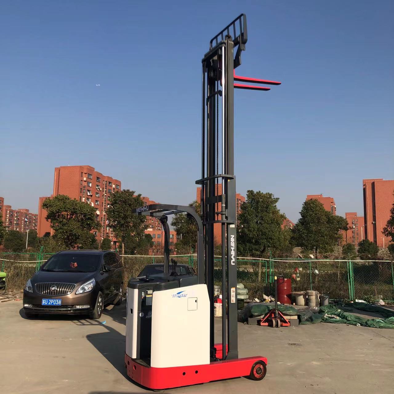 5吨二手叉车前移式全仓储搬运车叉车电动堆高车