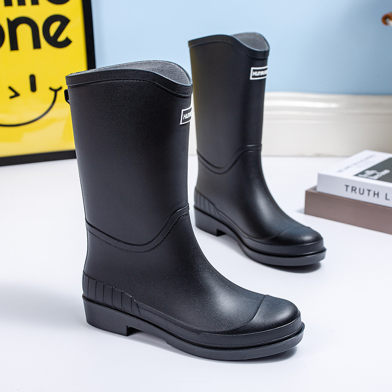 2023 New Internet Celebrity Waterproof Adult Rain Boots Women's Fashion Summer Simple Design Kitchen Rubber Shoes Mid-Calf Rain Boots for Women