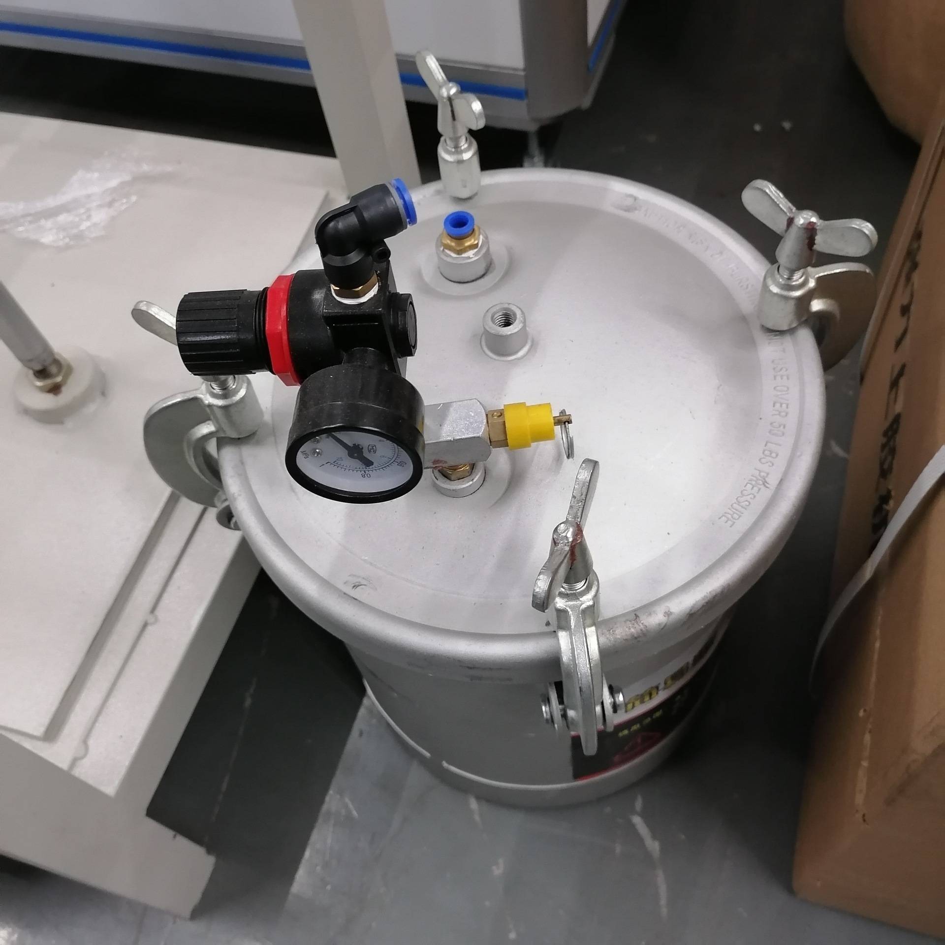 全自动喷胶机画胶机点胶机涂胶机书型盒组装机彩盒皮革箱包五金