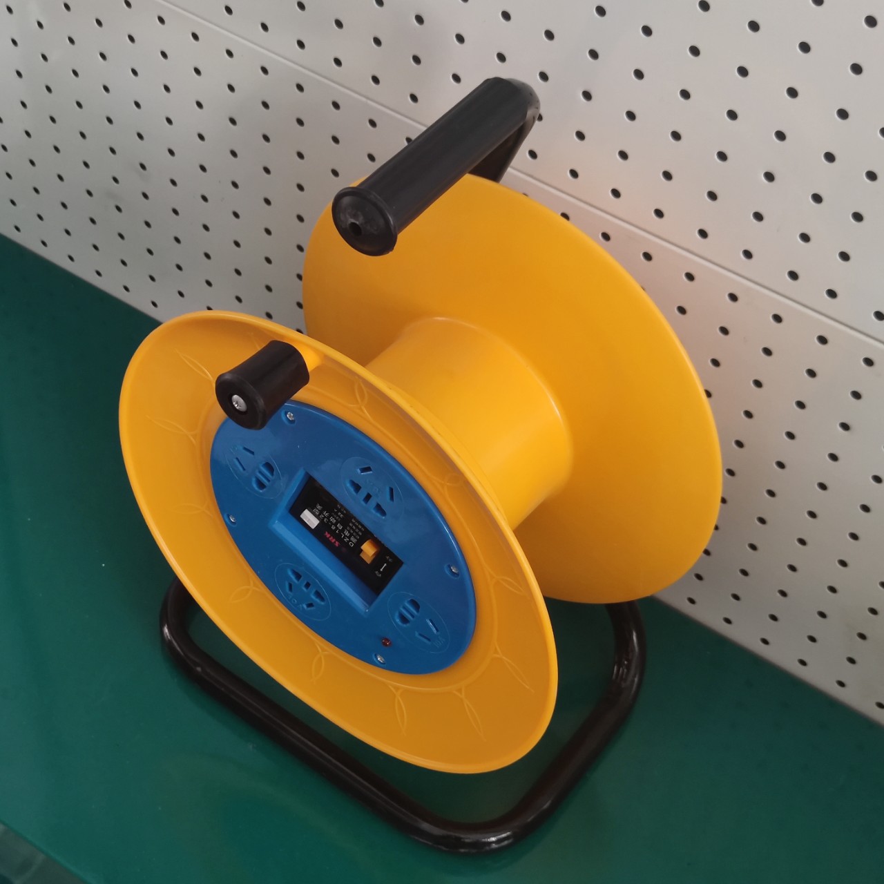 工地移动电缆盘 塑料4位插座带漏电卷线盘 电线电缆收纳缠线盘