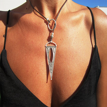 亚马逊爆款波西米亚镂空三角形设计合金吊坠锁骨链时尚简约项链女