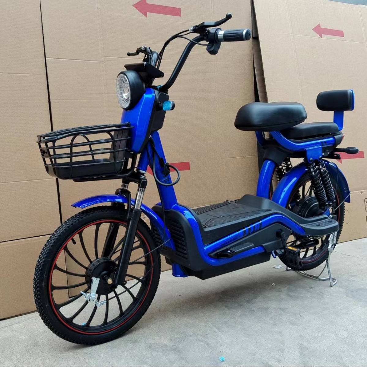 新国标厂源供应20寸轮圈自由风电动自行车 成人代步越野型电动车