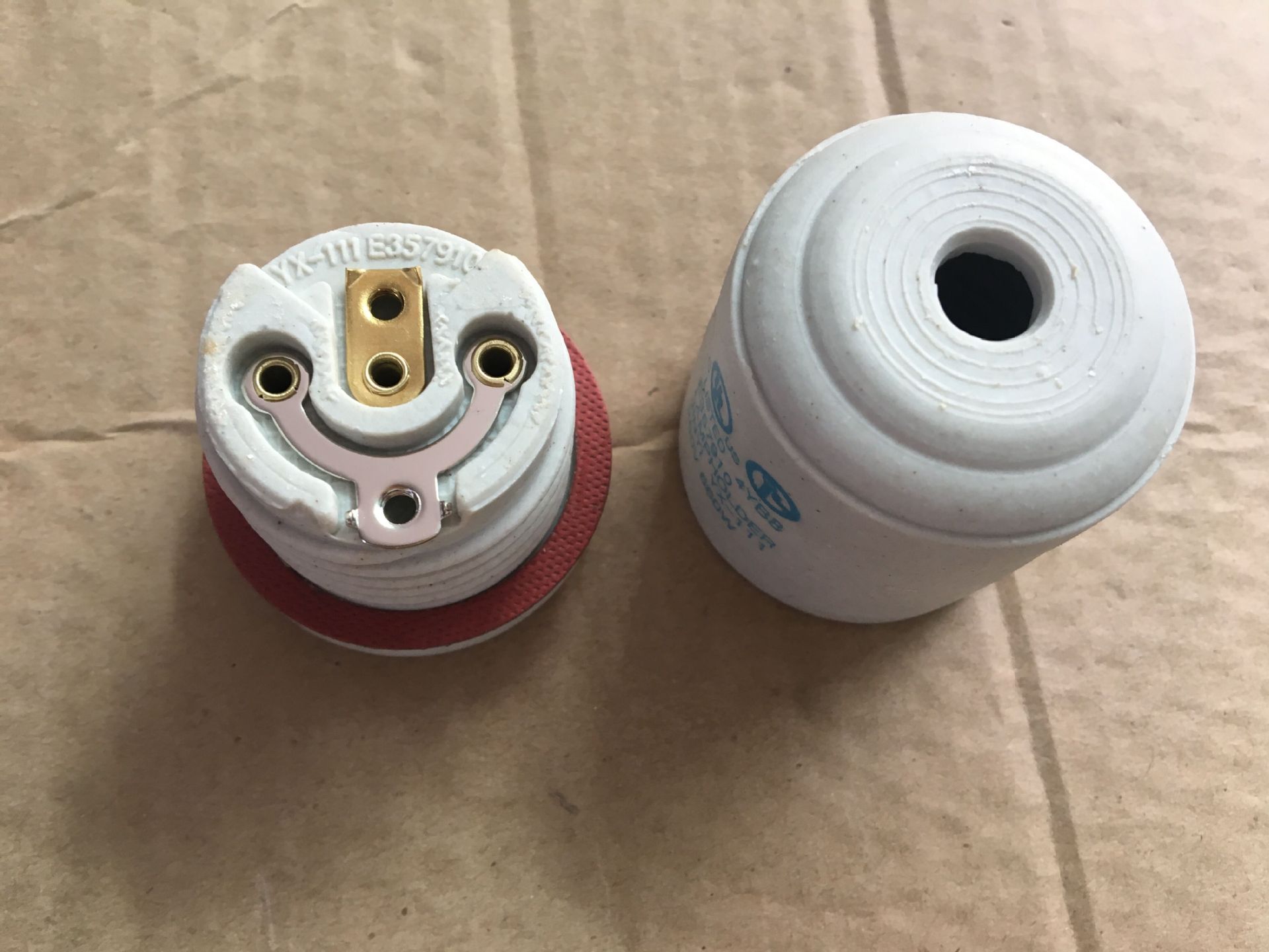 e26陶瓷灯头灯座600v灯头美规 yx-111灯座ul认证灯具配件定制批发