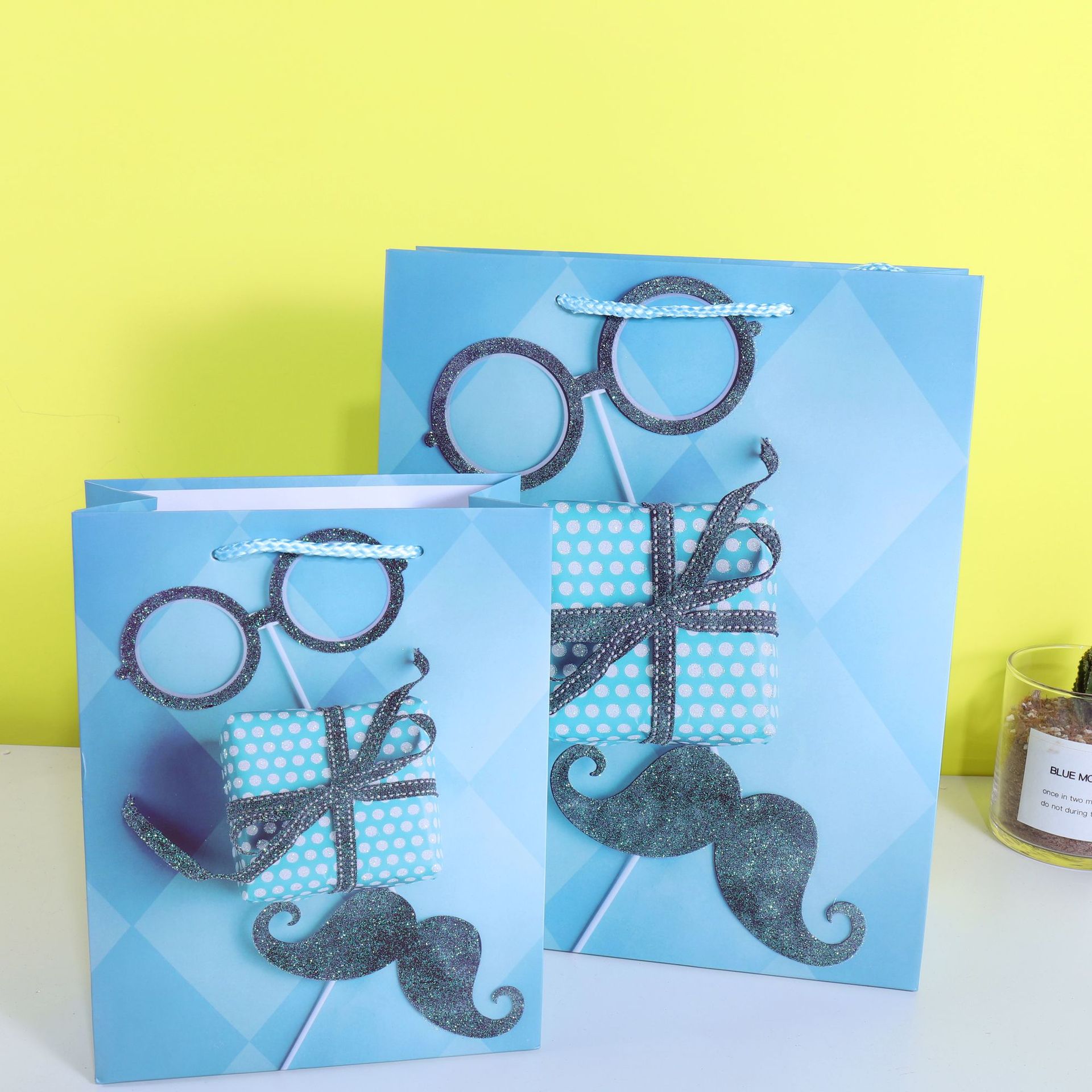 Men's Paper Gift Bag Men's Day Gift Bag Spectacles Store Packing Bag White Card Tie Pattern Paper Products in Stock