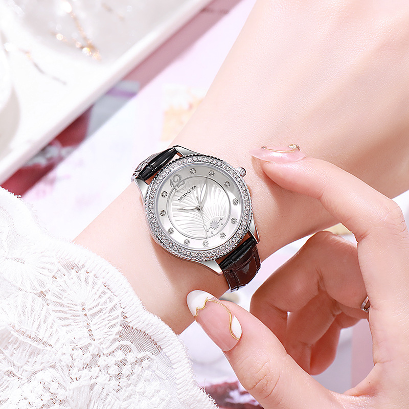 Tiktok Live Streaming on Kwai New Internet Celebrity Women's Quartz Watch Simple and Light Luxury Rhinestone Women's Fashion One Piece Dropshipping