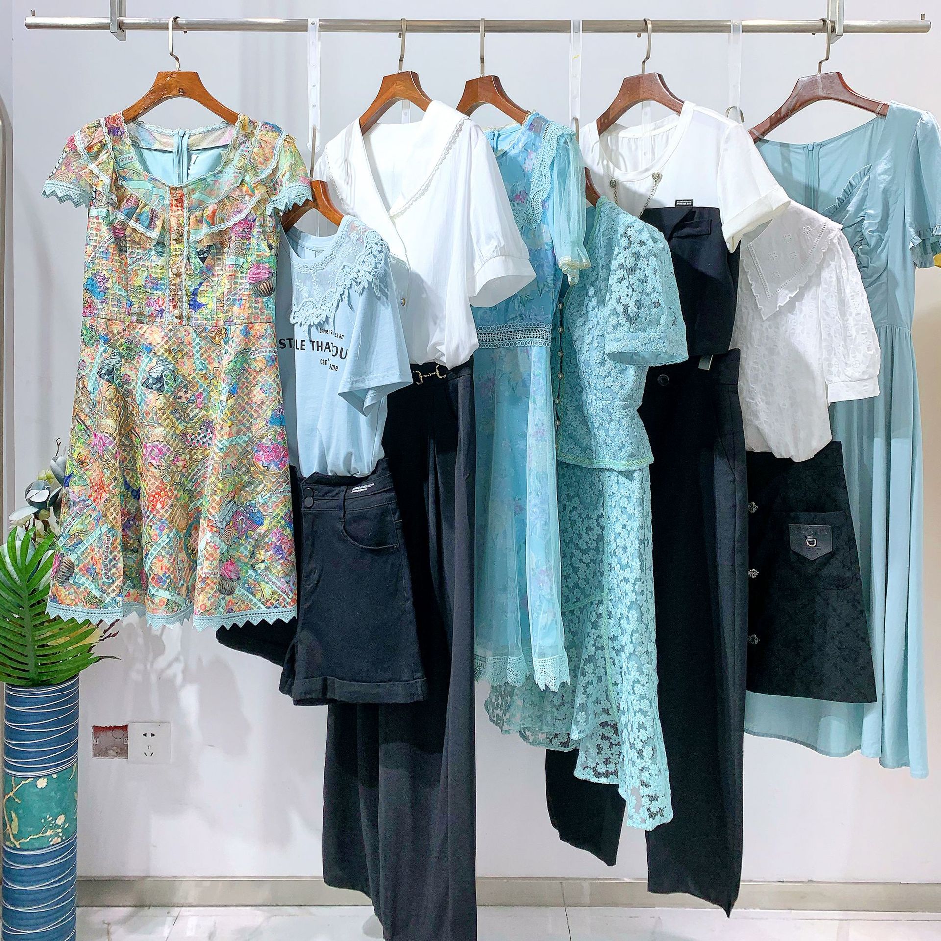 杭州品牌女装魔美名作2021春夏少淑女装撤柜剪标女装尾货走份批发