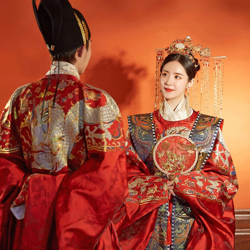 明制汉服正品新娘中式婚纱凤冠霞帔男女情侣中国风冬季古装秀禾服