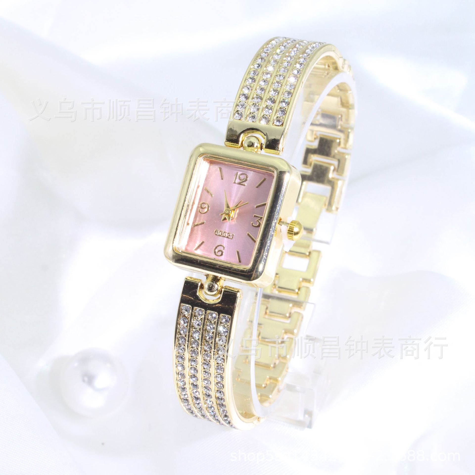 跨境热销爆款时尚满钻表带气质奢华女士手表中古风石英表厂家批发