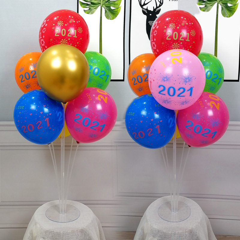 气球摆数字2021图片