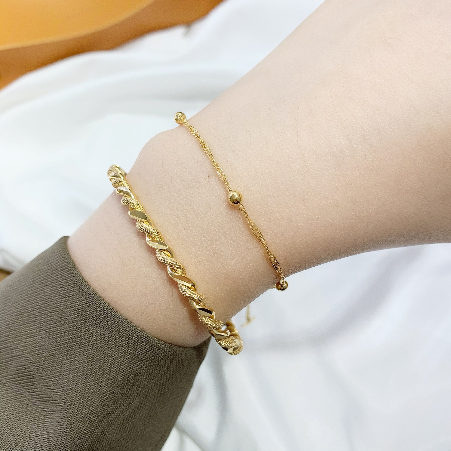2021新款小金豆麻花手镯手链女气质 简约仿黄金手环镯子沙金首饰