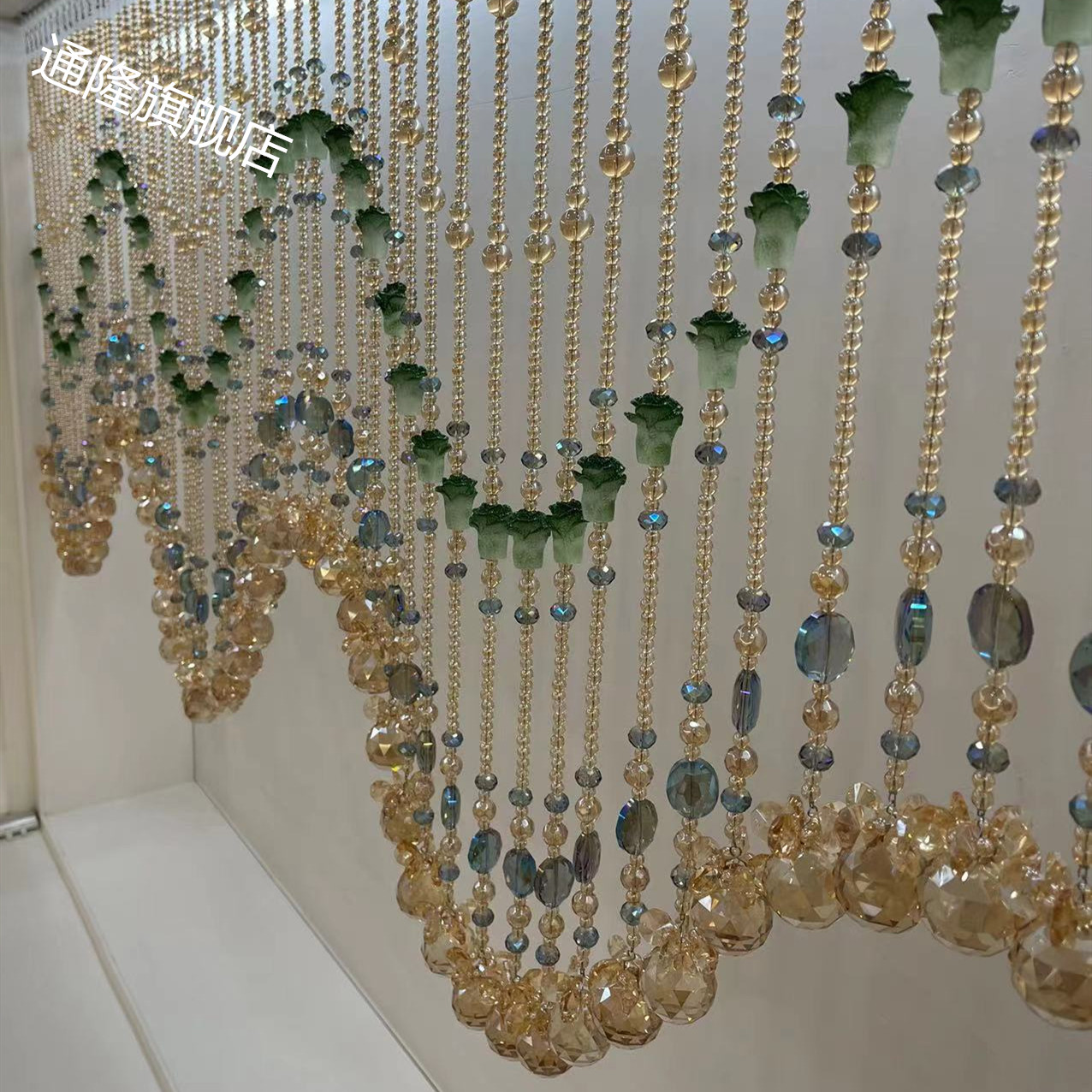 水晶珠帘门帘隔断玄关阳台客厅隔断免打孔水晶帘波浪造型