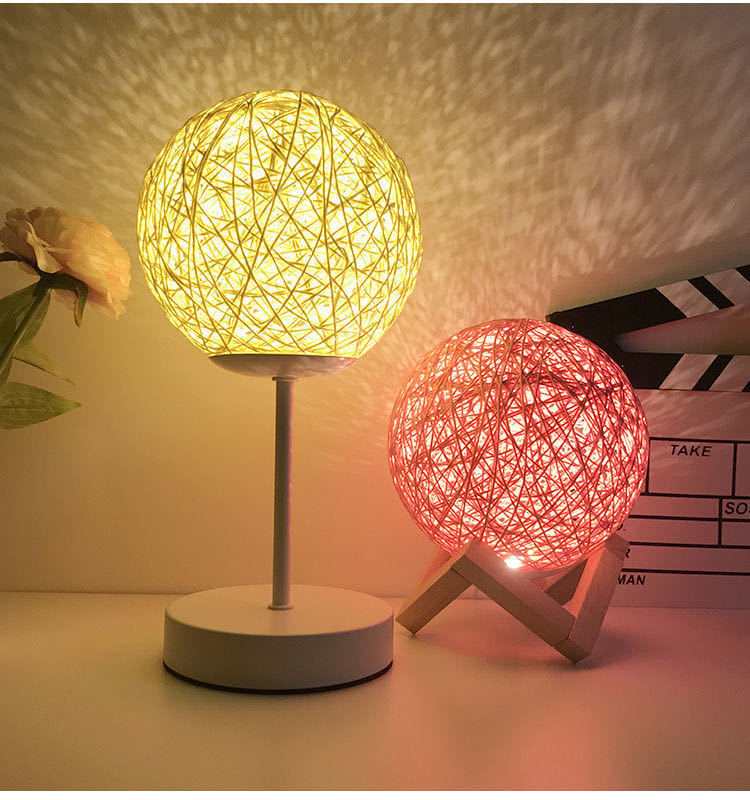 北欧少女心台灯卧室床头led灯插电节能月球藤球星空投影创意浪漫