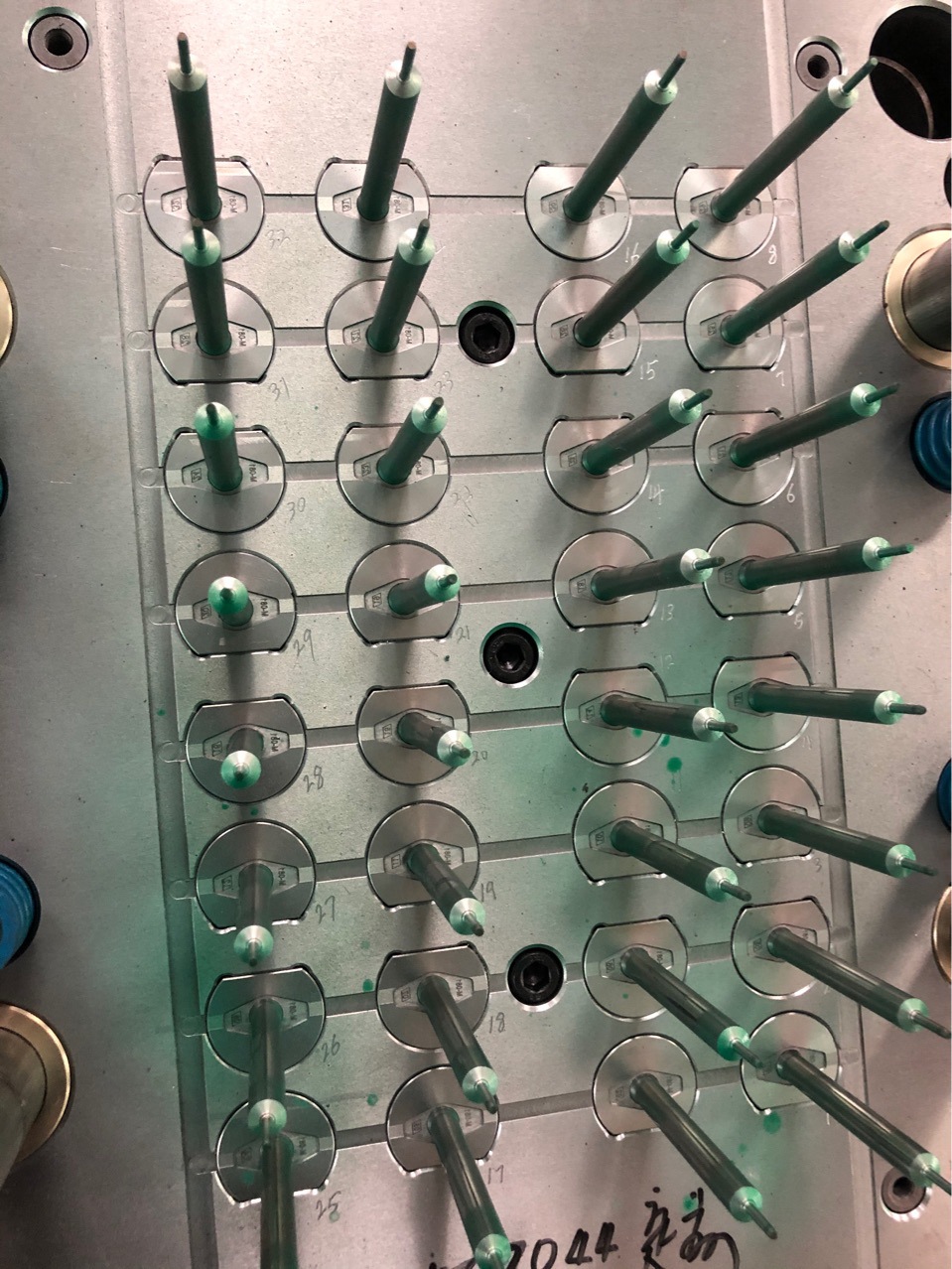 5ml螺口直口针筒注射器模具