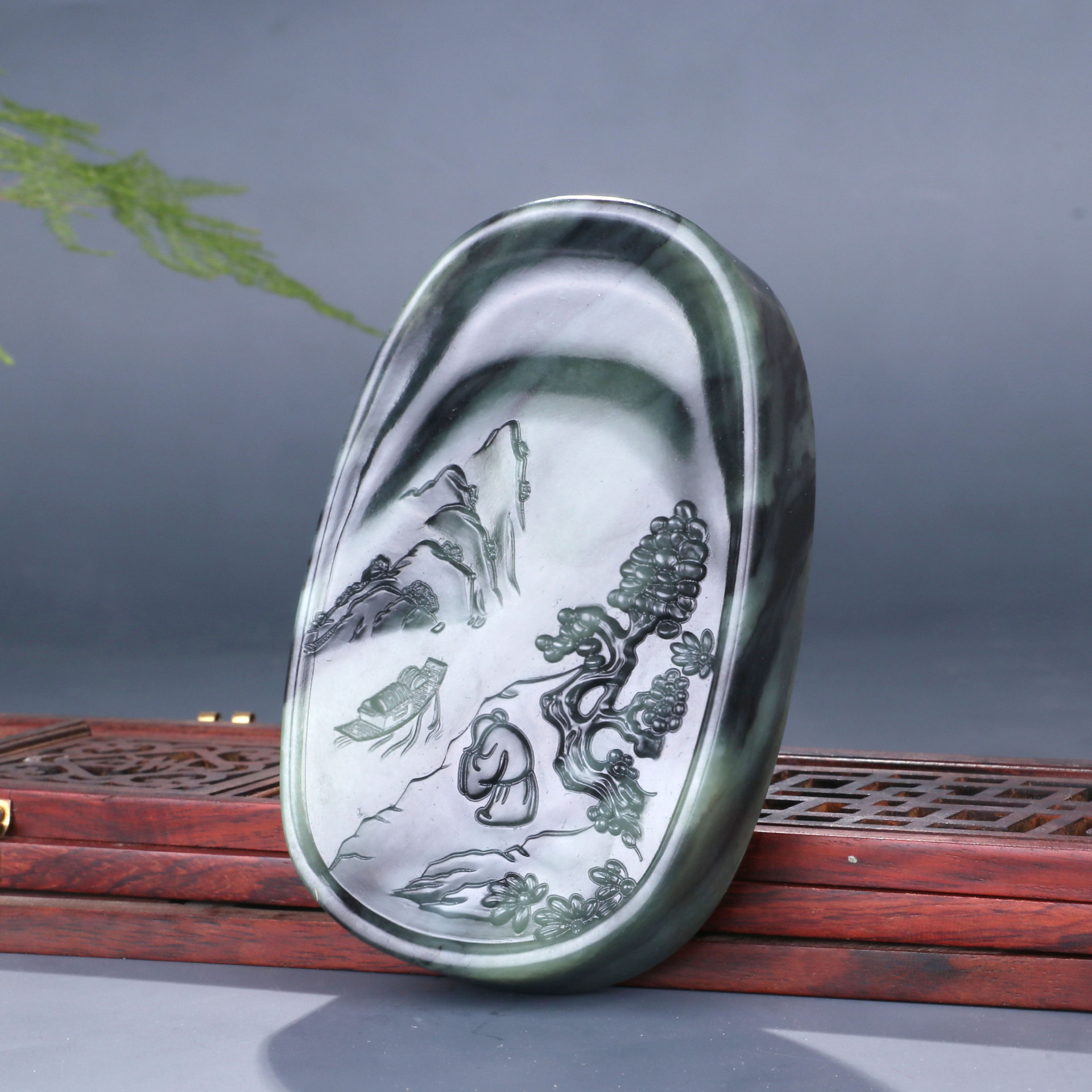 上新【有朋远来】省级玉雕大师苏晓非巧雕和田玉青花山水手把件