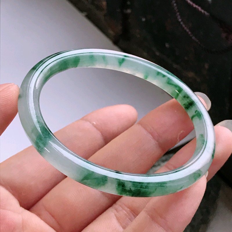 翡翠圆条玉镯天然缅甸冰种阳绿翡翠手镯玉石飘花细条