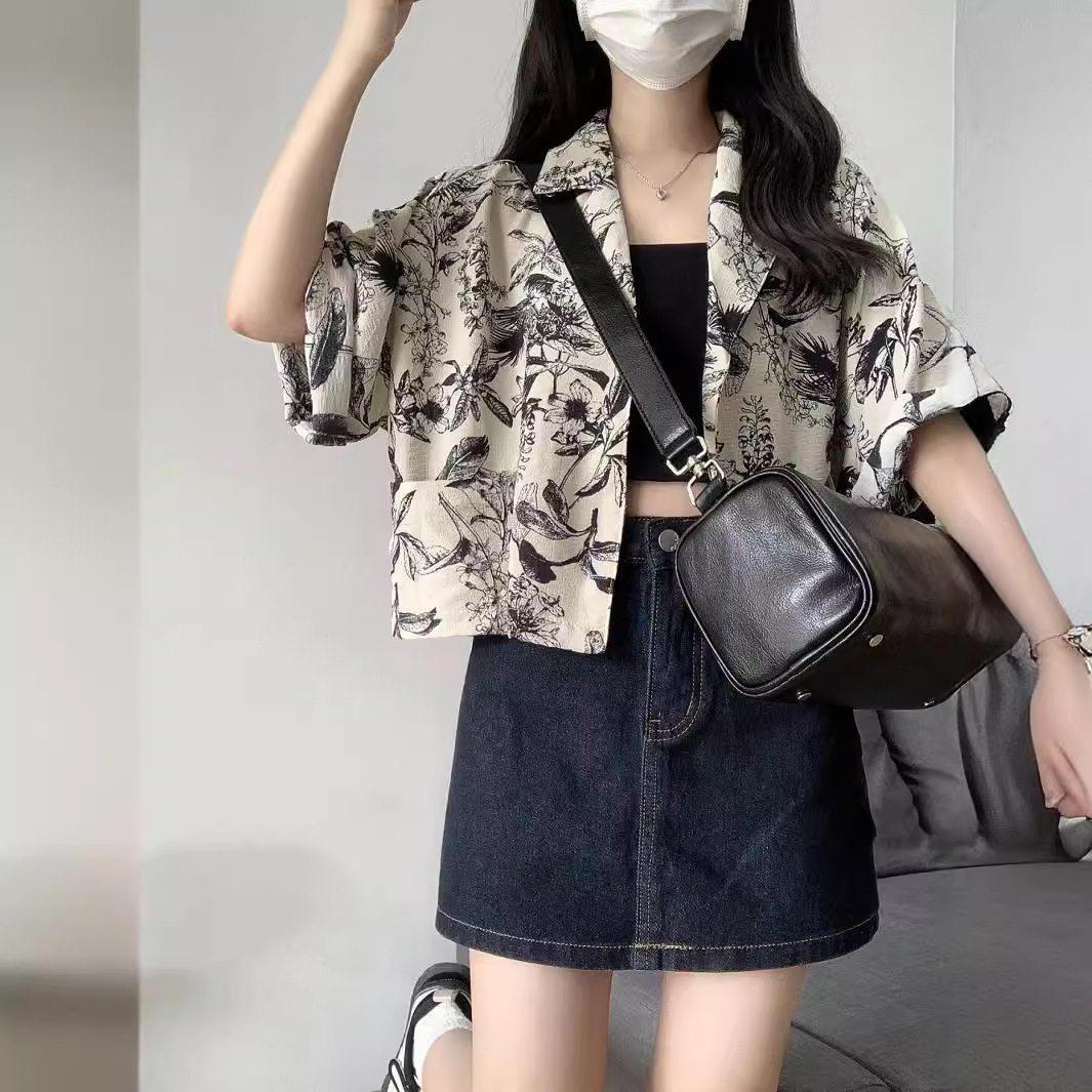 t短袖花衬衫女夏季小众设计高级感法式别致漂亮独特短款上衣小个