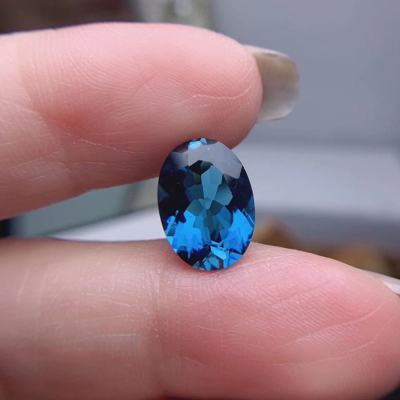 九莉彩宝批发戒面裸石天然伦敦蓝托帕石裸石椭圆带镶嵌切面镶嵌