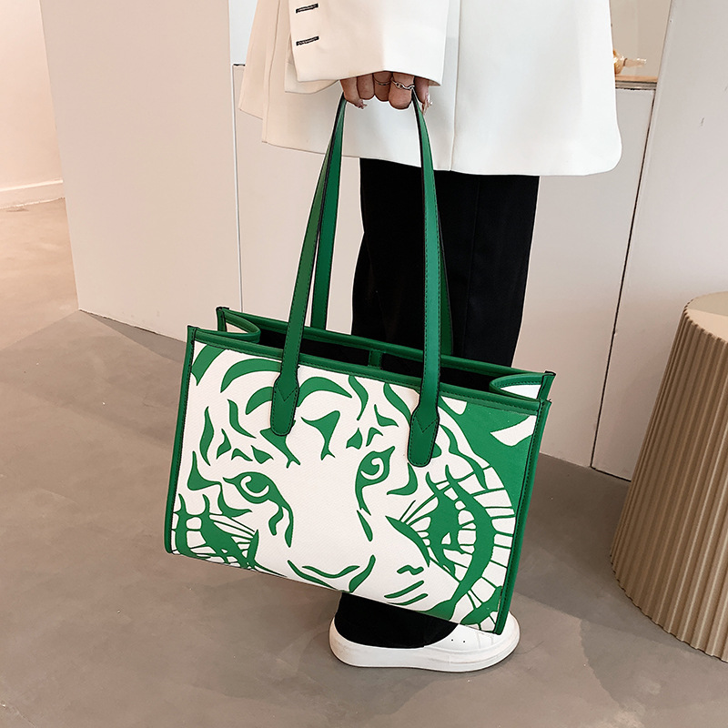 包包女2022新款印花虎头图案单肩斜挎包时尚洋气托特包手拎包潮流