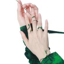 网红韩版指尖上的缠绕蛇形滴油戒指 冷淡风珐琅彩绿蛇院女孩食指