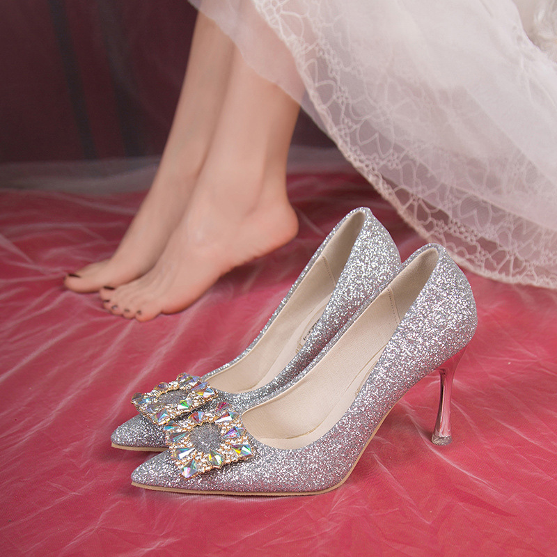 法式婚鞋女2023新款秀禾主婚纱水晶伴娘鞋香槟色秋季高跟女单鞋