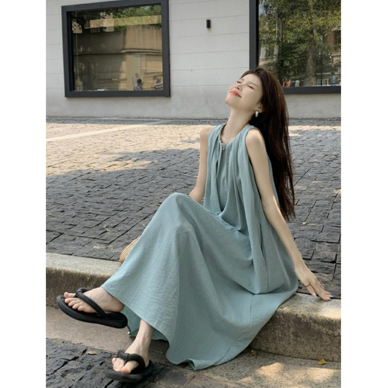 法式连衣裙女夏设计感百褶无袖小众长裙海边度假风宽松显瘦沙滩裙