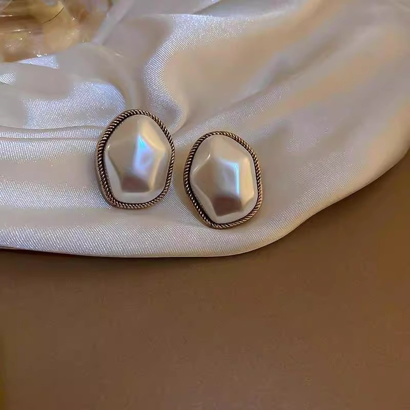 Large Pearl Earrings Women Earrings Vintage Earrings Earrings 925 High Sense Ear Studs Niche Earrings Ear Clip