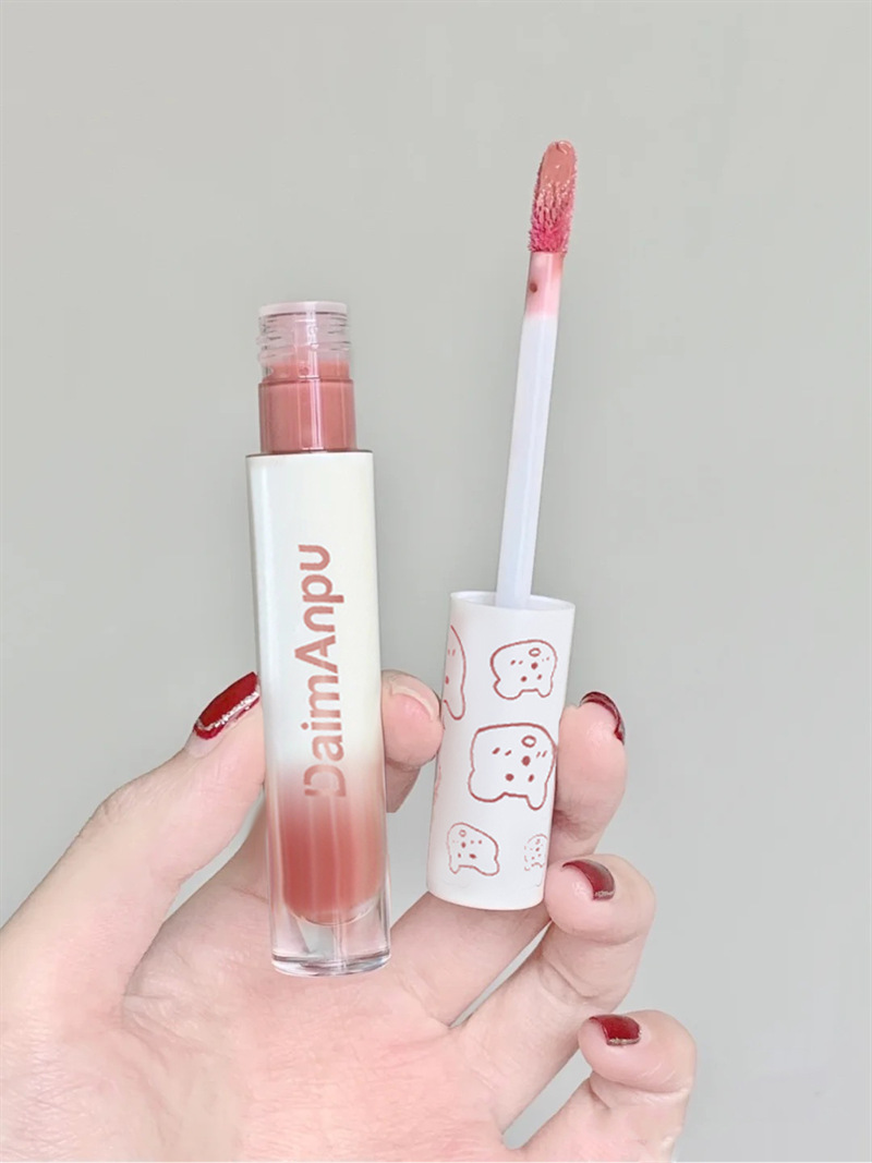 daimanpu呆萌熊唇蜜琉光镜面水光唇釉嘟嘟唇口红女学生款唇彩美妆