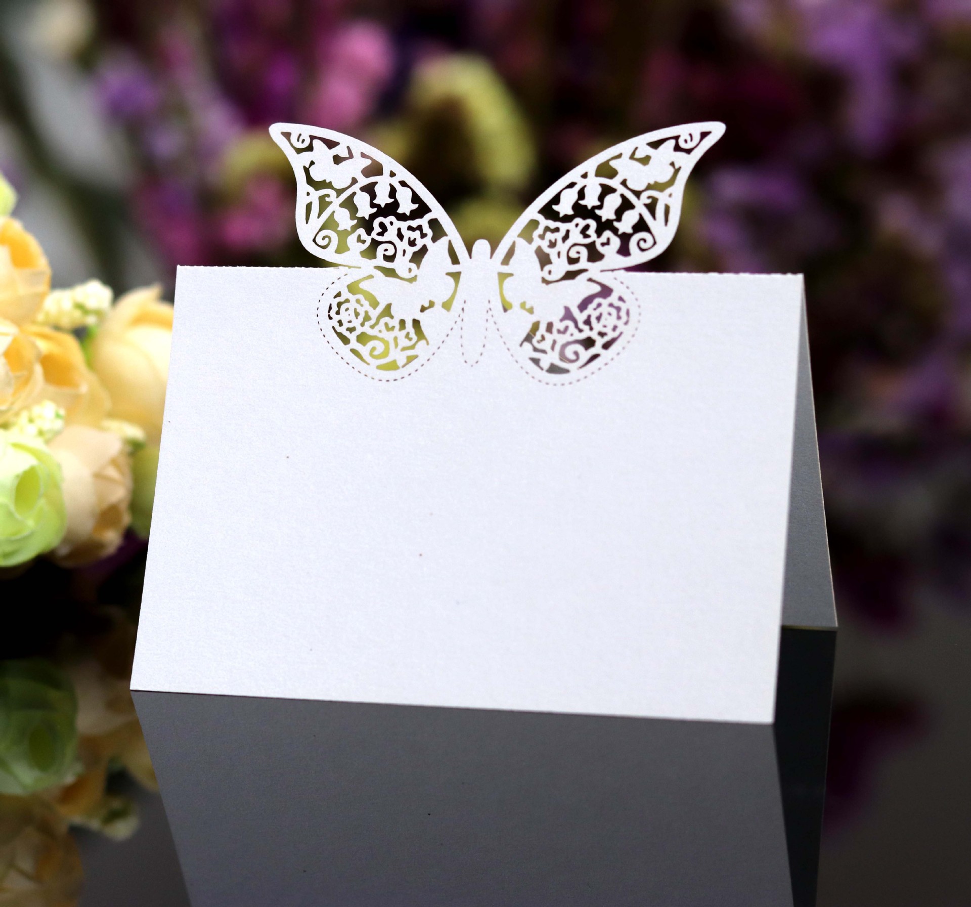 出口立体蝴蝶席位卡 镂空桌位卡 漂亮台卡 婚庆姓名卡片工厂批发