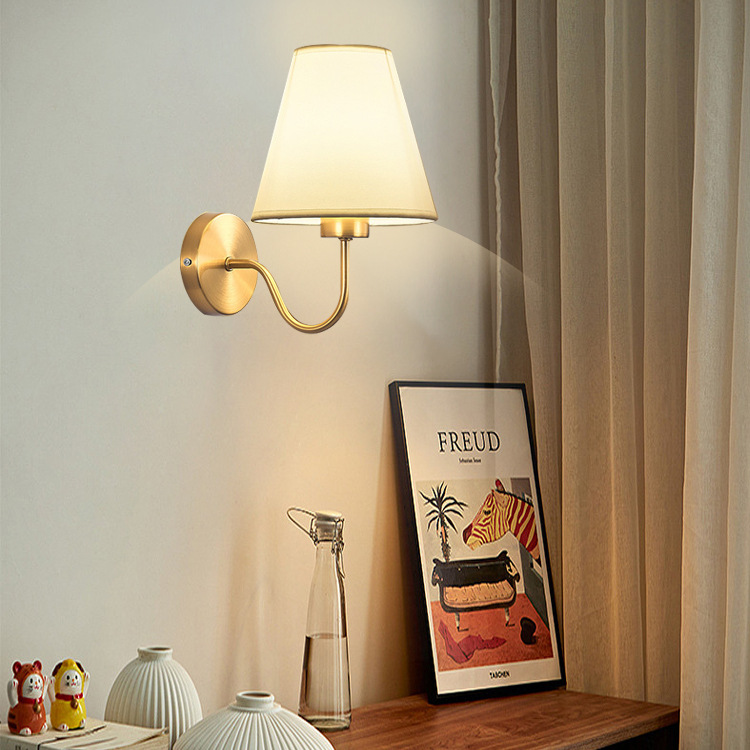 亚马逊美式布艺创意led现代简约楼梯客厅卧室充电可遥控床头壁灯