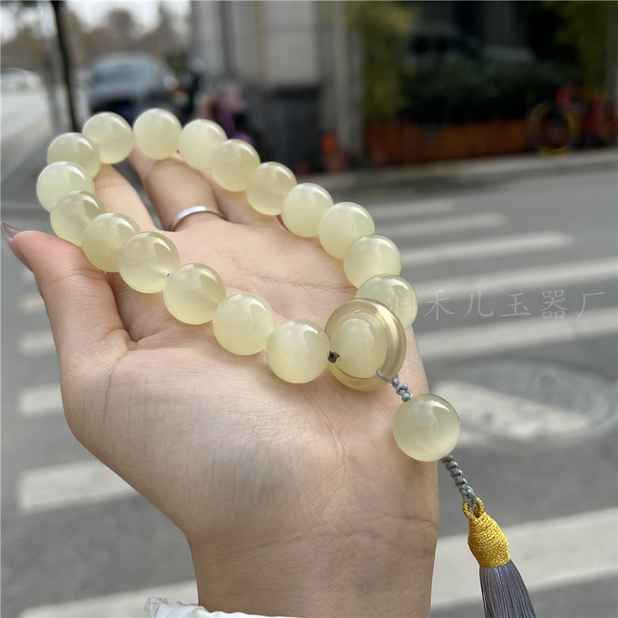 天然冰种蚕丝玉手串和青白玉老型珠手串冰种猫眼男女情侣款手链