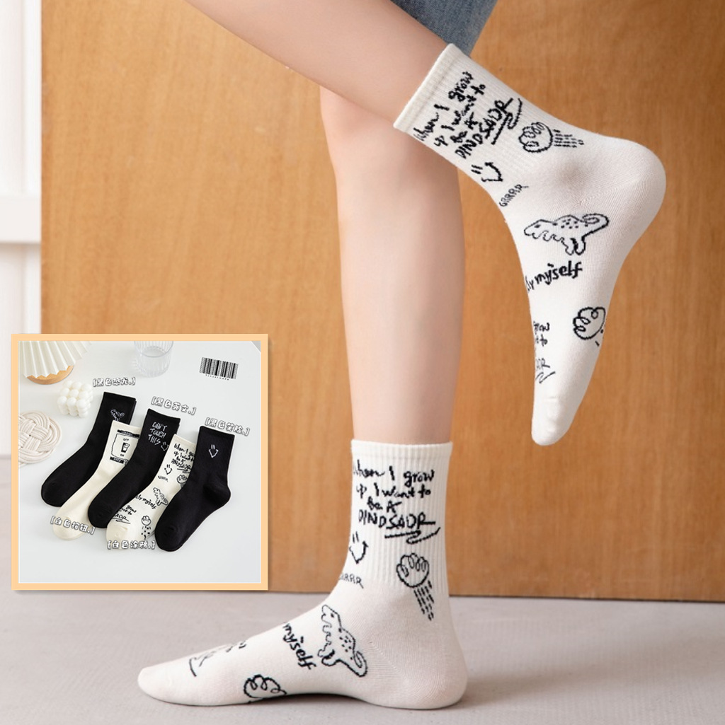 百搭潮ins韩版学生中筒棉袜黑白秋冬女士刺绣漫画图案恐龙长筒袜