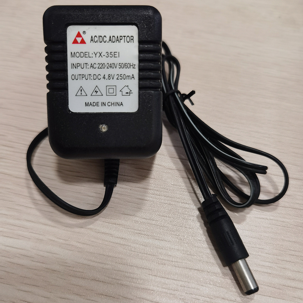 特亏遥控玩具车电池充电器48v电源适配器小圆孔直充器3毫米插口