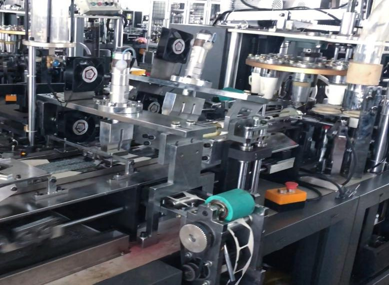 带把手纸杯机纸杯制造机 全自动新型中速纸杯机 一次性纸杯成型机