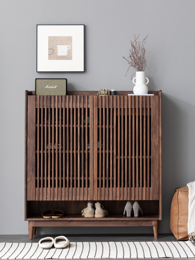 北欧实木鞋柜家用入门玄关柜格栅透气轻奢型全黑胡桃木樱桃木鞋柜