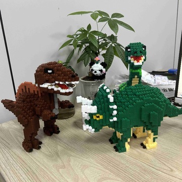 小颗粒积木玩具恐龙伶盗龙拼图女孩系列地毯实体店批发摆件