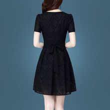 夏季黑色雪纺连衣裙2024新款气质中年女士裙子时尚短袖收腰a字裙