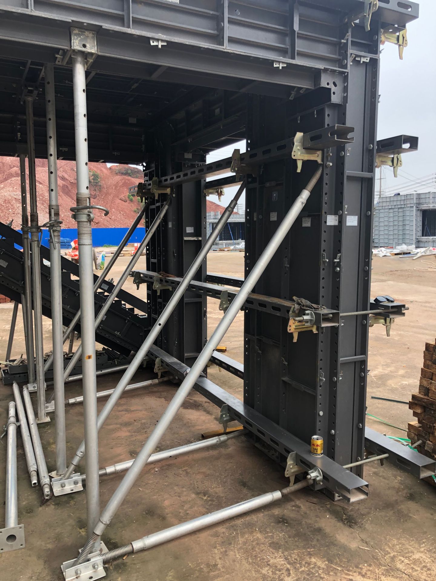 铝模板斜支撑斜撑斜拉杆 调节丝头 pc装配式可调斜拉杆配件辅材