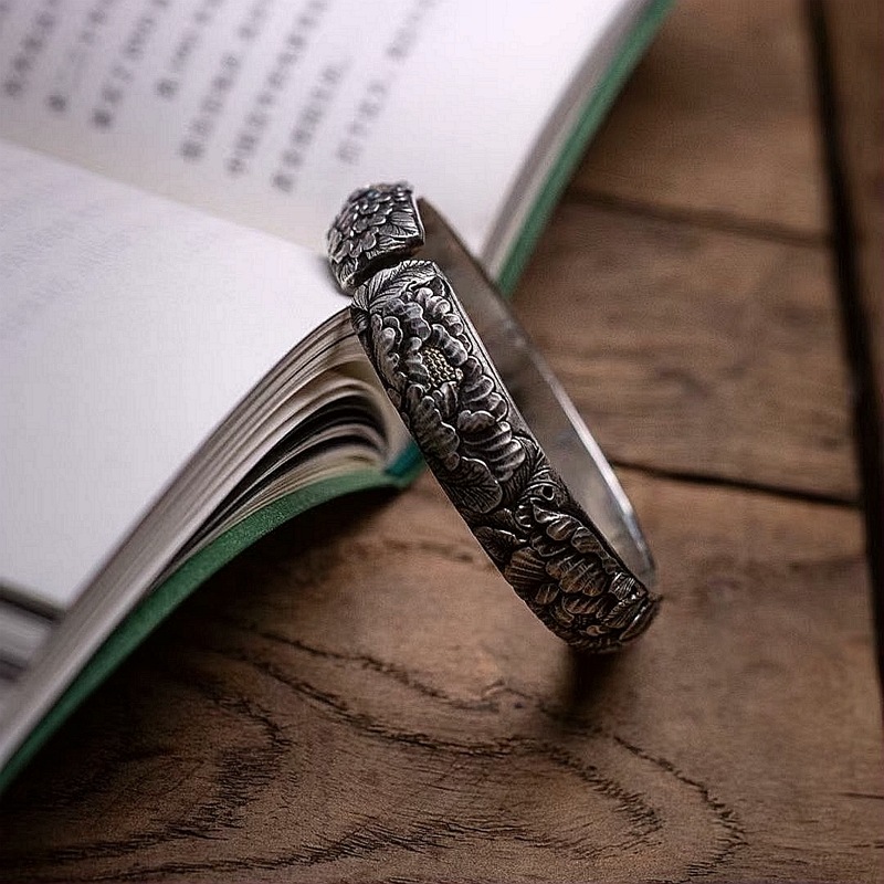 大理银手镯女999足银手工满雕牡丹镯子实心民族风银首饰厂家代发