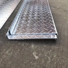 花纹钢板Z型热镀锌滑楼梯踏步板滑欢迎来图来尺寸。