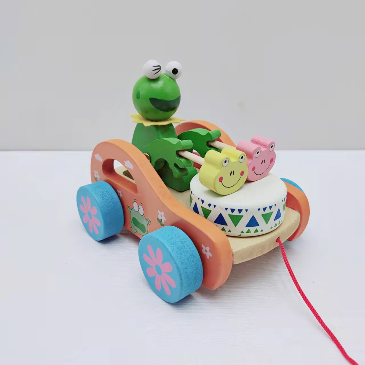 卡通蛙批发木制青蛙拉车绿豆青蛙打鼓拉车儿童学步婴儿店玩具地摊