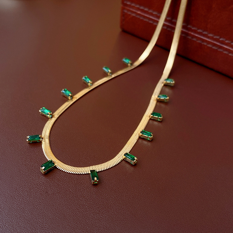 Titanium Steel Emerald Zircon Square Necklace Fashion Unique Design Clavicle Chain Light Luxury High Sense Necklace Wholesale