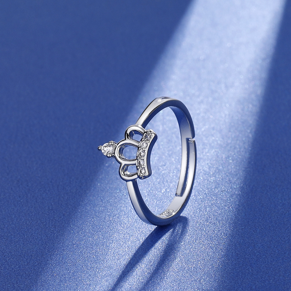 跨境欧美皇冠戒指微镶女戒简约女戒久不褪色个性高级感宝石女戒