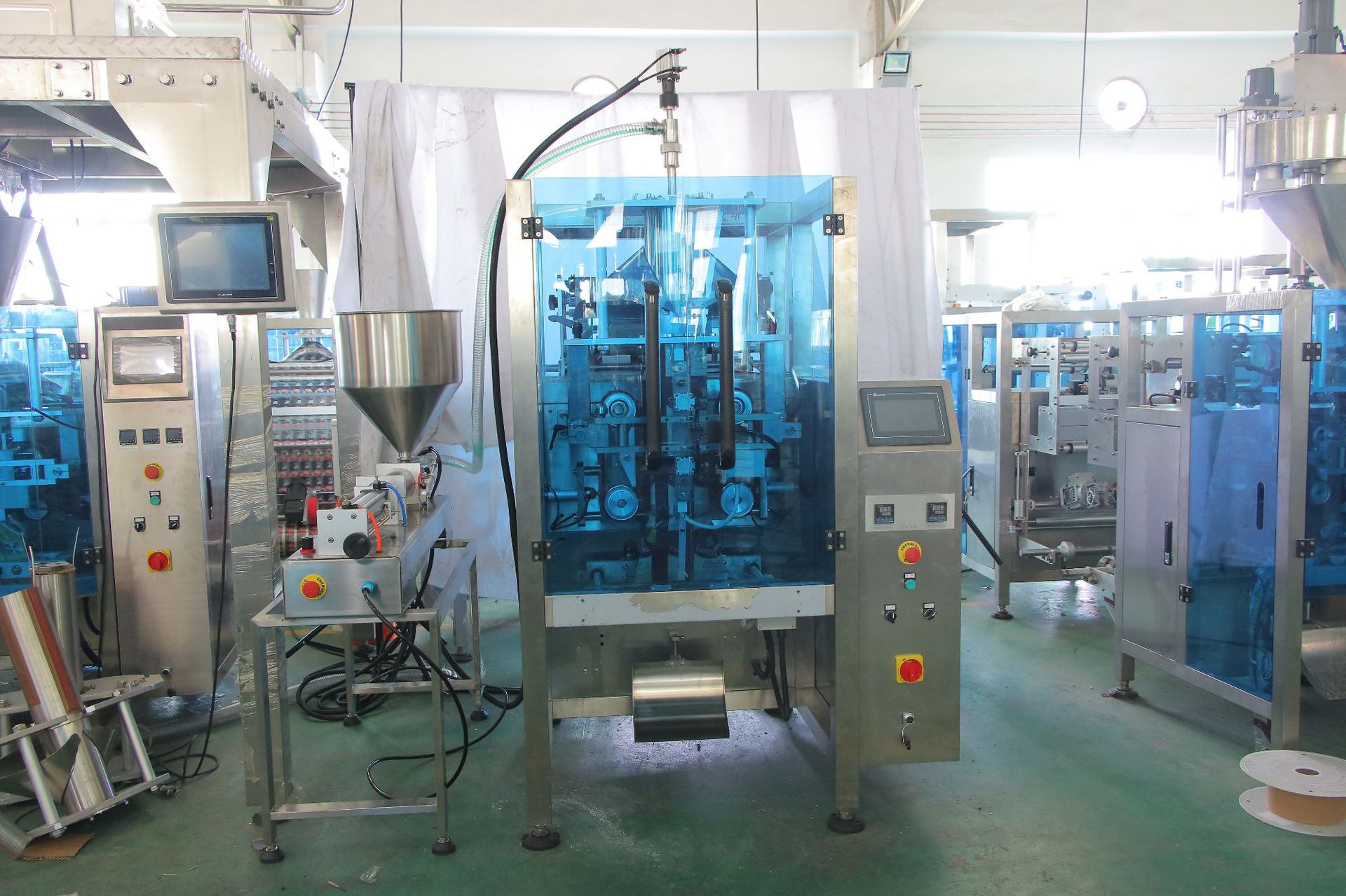 袋装水包装机 全自动山泉水矿泉水液体灌装机 多功能液体包装机